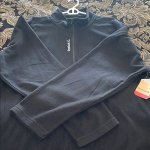 Men’s Reebok quarter-zip fleece pullover‼️